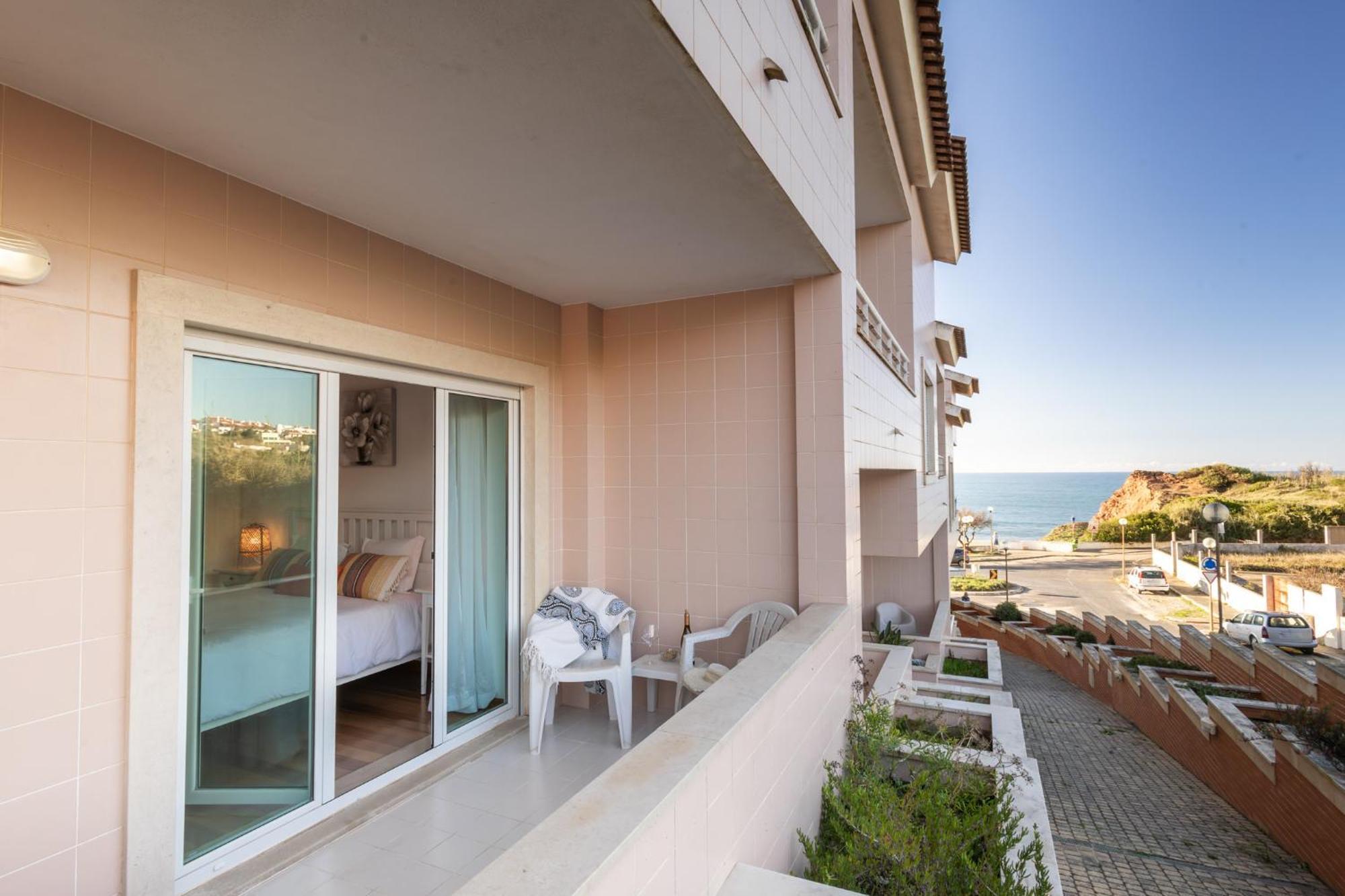 Casa Da Praia - By Smarthomes サン・マルティーニョ・ド・ポルト エクステリア 写真