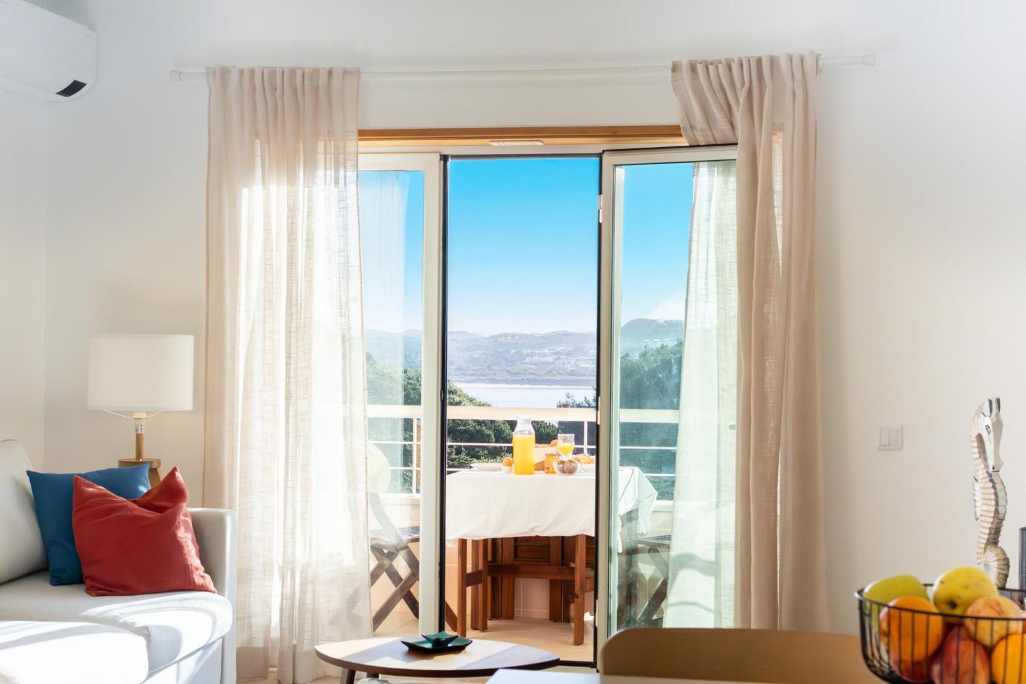 Casa Da Praia - By Smarthomes サン・マルティーニョ・ド・ポルト エクステリア 写真